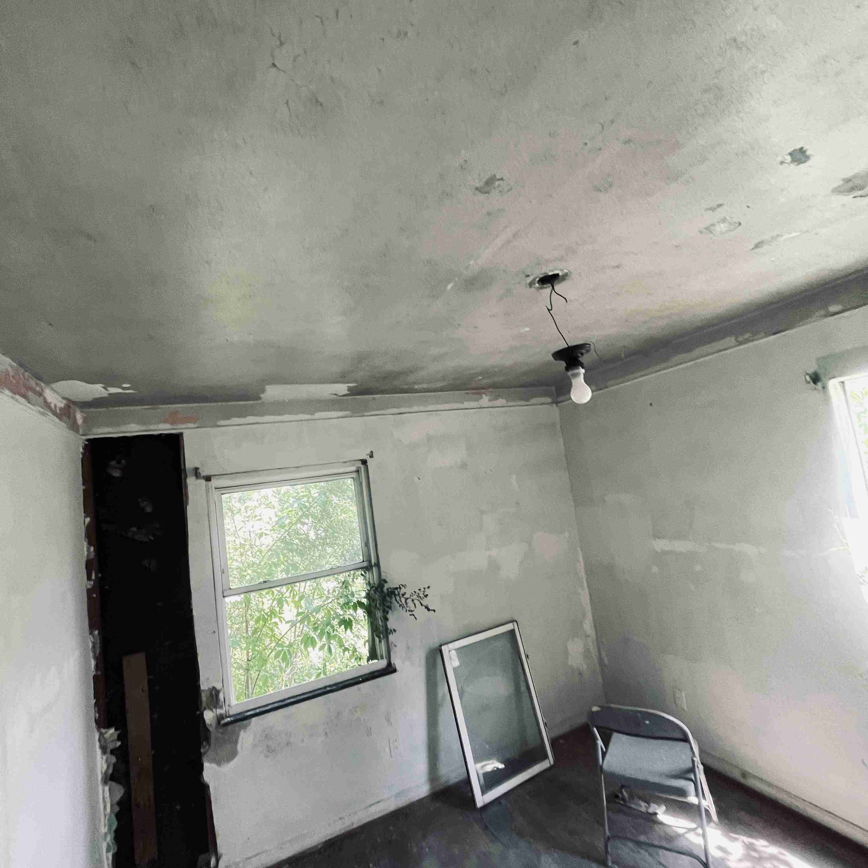 19220 Albany St (37).jpg